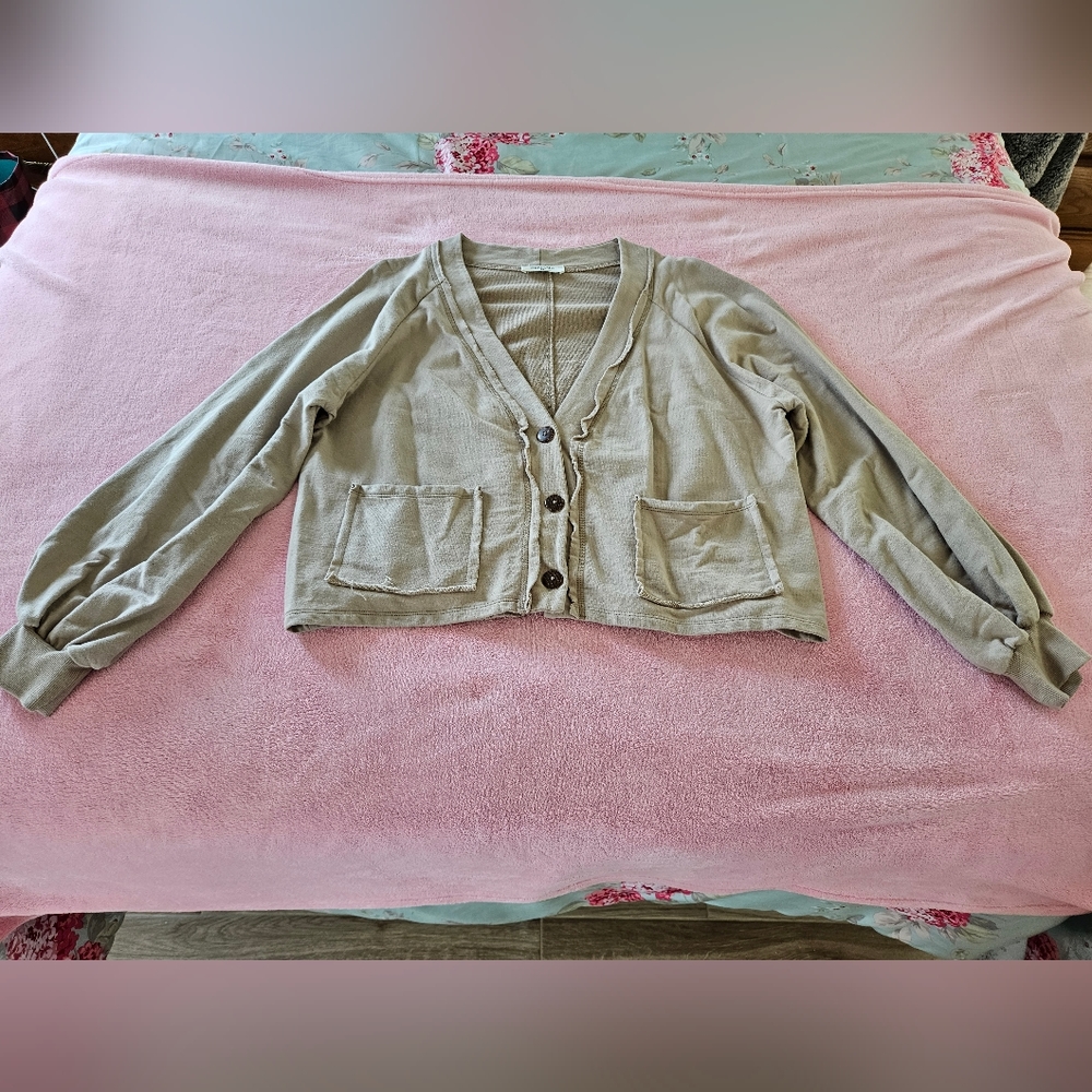 Women's 2-Piece Shorts and Cardigan Set NWOT